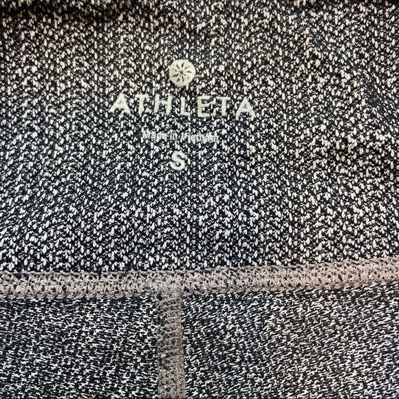 Athleta Static Drifter Gray Capri. Size Small. - Picture 6 of 13